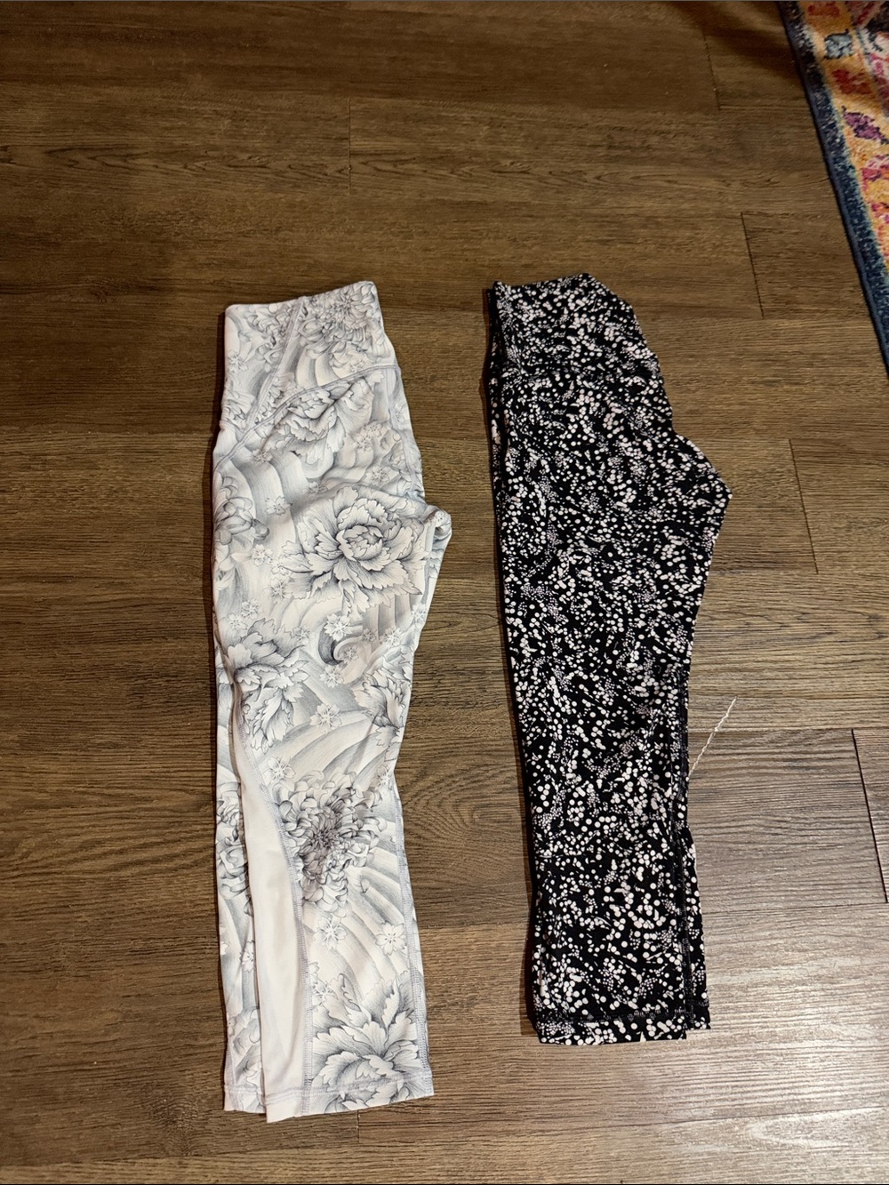 lululemon athletica Women's Floral and Speckle Print Leggings - White & Black 2
